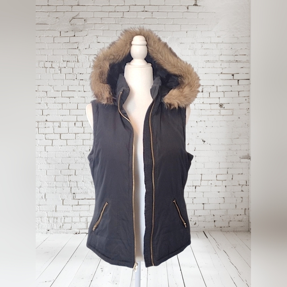 GAP Black Full Zip Hooded Vest with Faux Fur Trim Size Small